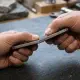 Гнется ли iPhone 18 Pro? Краш-тесты JerryRigEverything и Phone Repair Guru