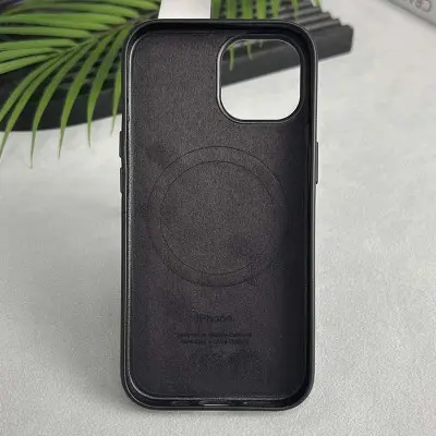 Чехол накладка Leather Case with MagSafe iPhone 16 Pro Черная (AAA)