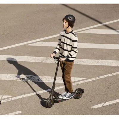 Электросамокат Xiaomi Mi Electric Scooter Essential Black Электросамокат Xiaomi Mi Electric Scooter Essential Black