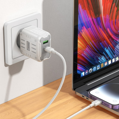 Сетевое зарядное устройство Hoco C136A PD 45W Type-C + USB, Белый