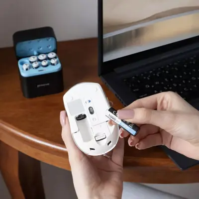 Зарядний пристрій з АКБ Proove Compact Station 8pcs (4*AAA+4*AA)